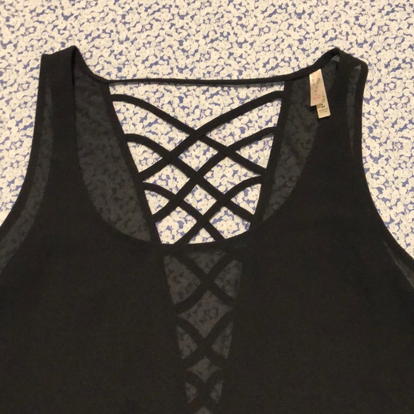 Deep V Back Black Tank Top Size: L - Picture 2 of 4